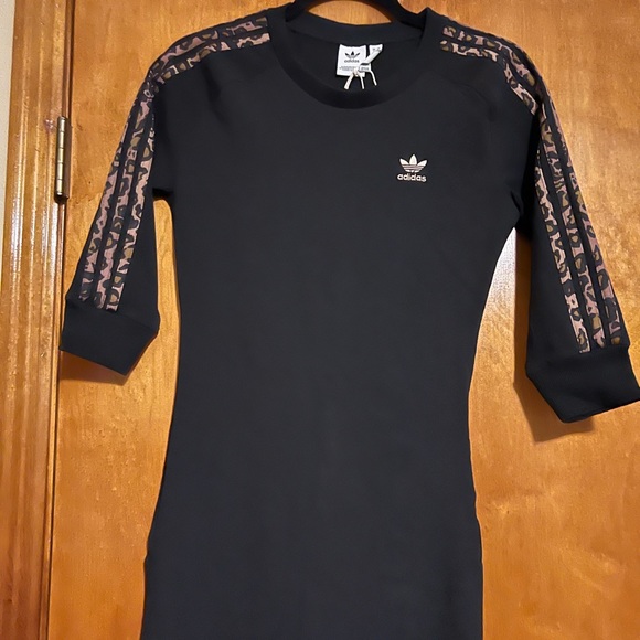 Adidas “Adicolor Classics Dress” - Picture 2 of 5